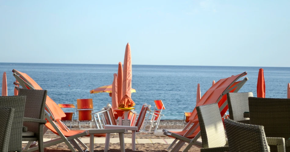 Kuveyt için Bir Gezginin Rehberi. Kulelerden Kıyılara