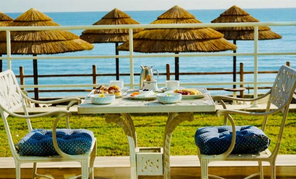 Al Kout Beach Hotel image 2