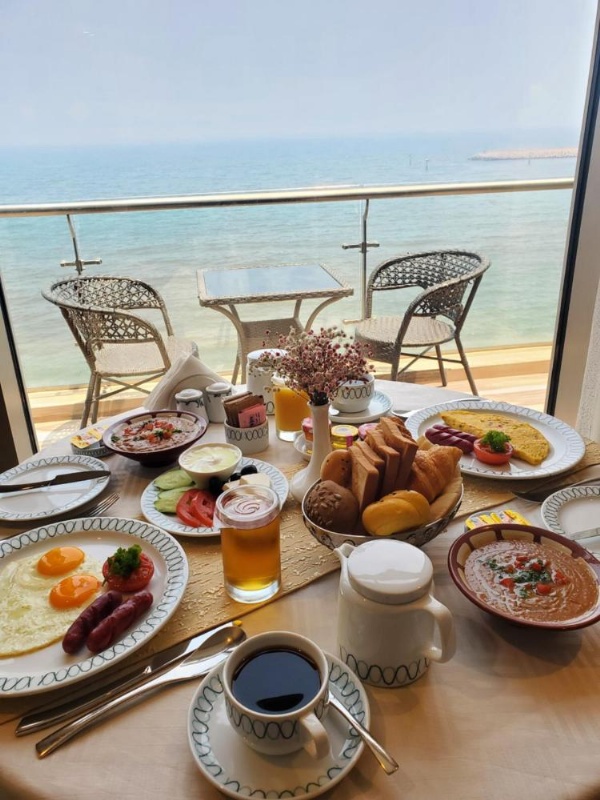 Al Kout Beach Hotel image 28